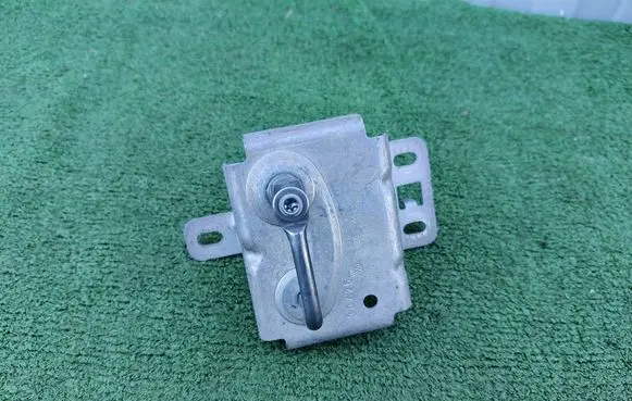 Volkswagen Tiguan Engine bonnet/hood lock/latch loop/hook 571823186