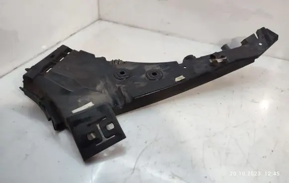 Audi Q7 4L Front bumper mounting bracket 4L0807284