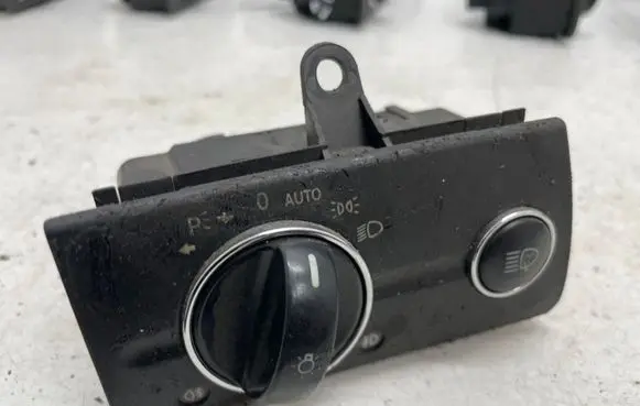 Mercedes-Benz E W211 Light switch 2115450104