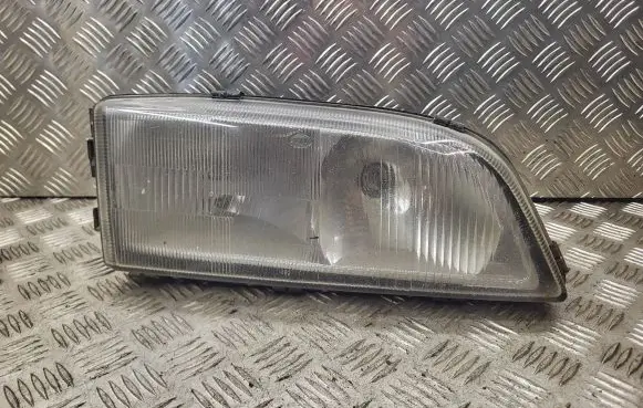 Volvo S70 V70 V70 XC Headlight/headlamp 14734400R
