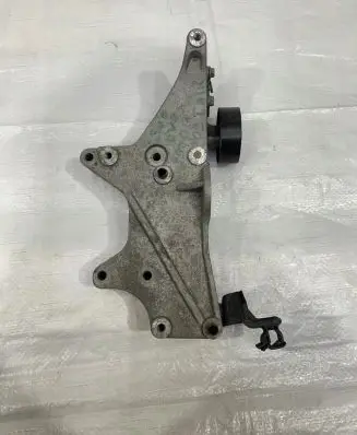 Fiat 500 Engine mounting bracket 55225533