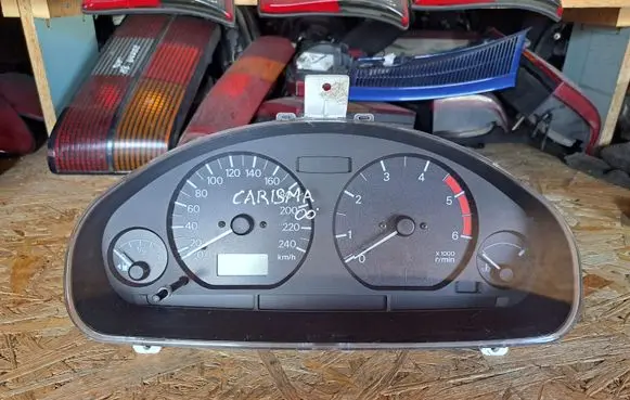 Mitsubishi Carisma Speedometer (instrument cluster) 431413B 0P0231 OP0231