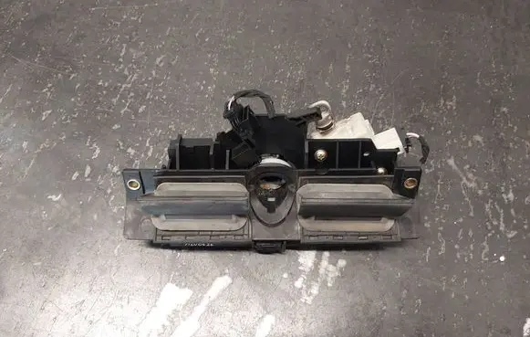 Audi A6 S6 C5 4B Tailgate/trunk/boot exterior handle 8D9827565 4B0827565