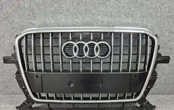 Audi Q5 SQ5 Front bumper upper radiator grill 8R0853651R 8R0853651AB