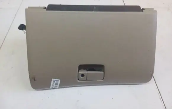 Glove box