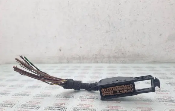 Audi A4 S4 B5 8D ABS module connector plug 1928403014