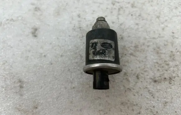 Land Rover Range Rover P38A Air conditioning (A/C) pressure sensor BTR9223 SP3 H2071