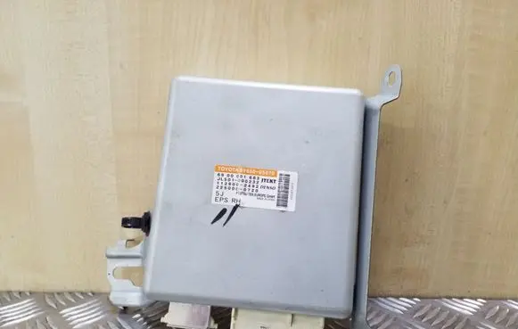 Toyota Avensis T270 Power steering control unit/module 8965005070 6900001683 2250000720