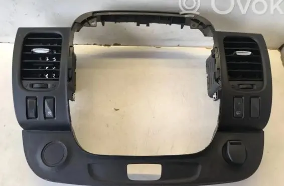 Opel Vivaro Radio/GPS head unit trim 93453370 93452451 93452450