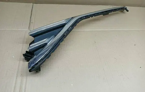 Volkswagen Touareg III Front grill 760853659A