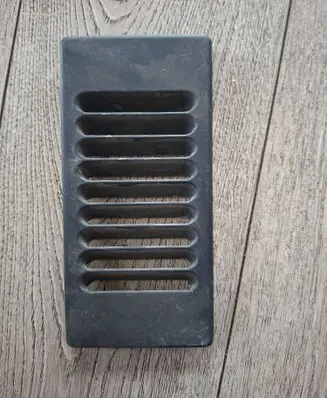 Rear air vent grill