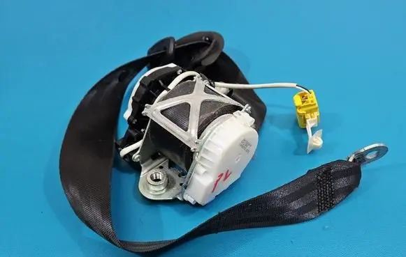 Volkswagen PASSAT B7 Front seatbelt 3C1857705P IMPRK1579801