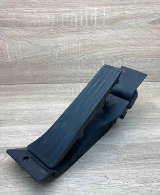 BMW 5 E60 E61 Accelerator throttle pedal 6772645 25916010