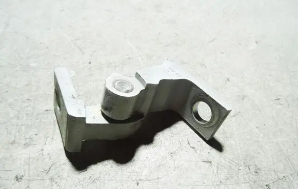 Volkswagen Scirocco Front door lower hinge 7N0831401