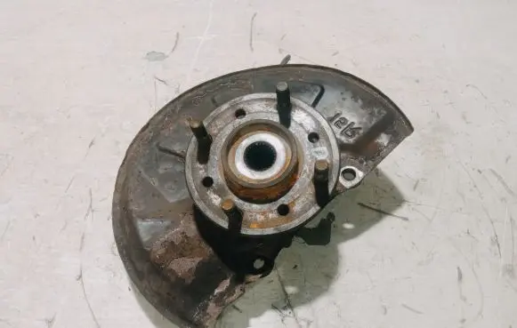 Volvo S40, V40 Front wheel hub