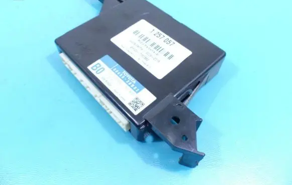 Toyota Sienna XL30 III Central body control module 88650-28B02 IMPRK1257057