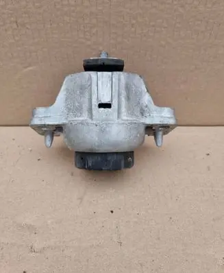 Jaguar XE Engine mount bracket 3618840