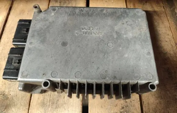 Chrysler Voyager Engine control unit/module P04727203AE