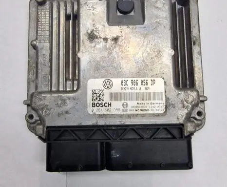Volkswagen Golf V Engine control unit/module 03C906056DP 0261S02359