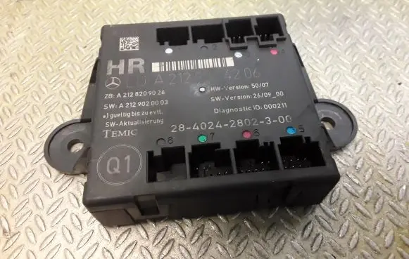 Mercedes-Benz C W204 Door control unit/module 2129004206 A2129004206