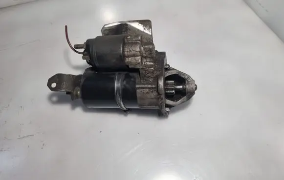 Volkswagen PASSAT B5 Starter motor