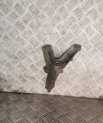 Audi A4 S4 B7 8E 8H Engine mounting bracket 8e0199308ar