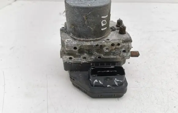 Mazda 6 ABS Pump GAM7437A0 1338004451