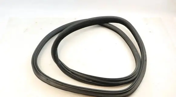 BMW 4 F36 Gran coupe Rubber seal rear door 7401893