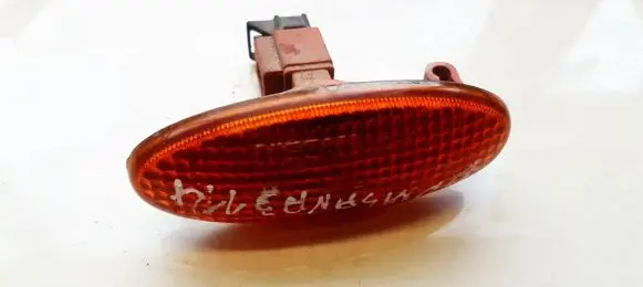 Nissan Almera Tino Front fender indicator light