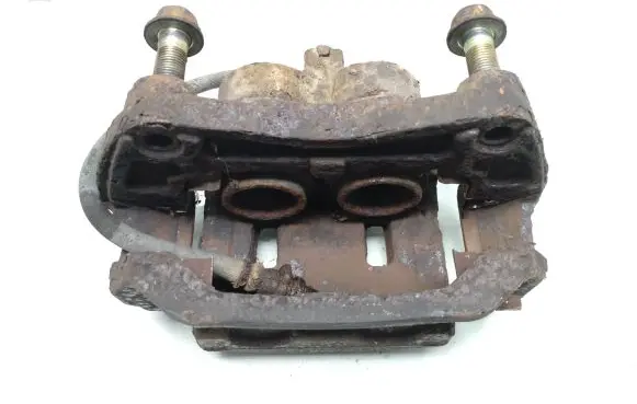Nissan Pathfinder R51 Front brake caliper