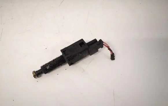 Volkswagen PASSAT B5.5 Brake pedal sensor switch 811907343B