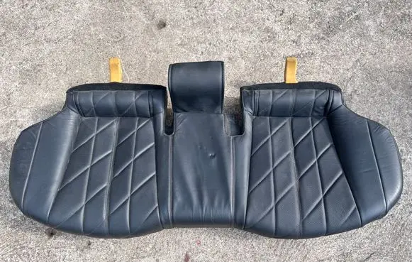Infiniti FX Rear seat AN23709A
