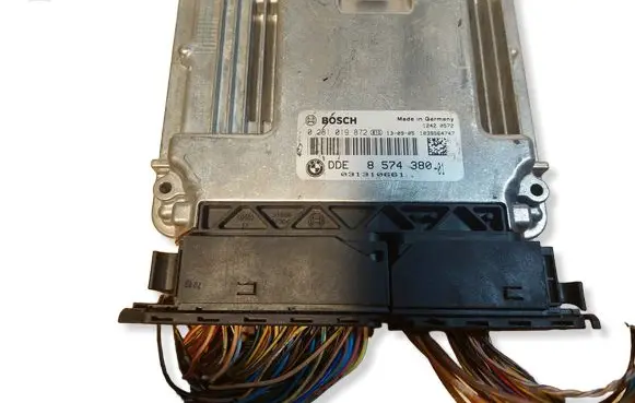 BMW 5 F10 F11 Engine control unit/module ECU 0281019872 8574380