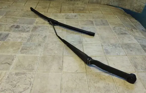Mazda 6 Windshield/front glass wiper blade C6859