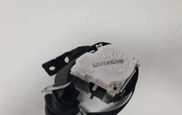 Opel Meriva B Front seatbelt 340407280
