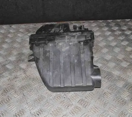 Suzuki Ignis Air filter box 86GA02