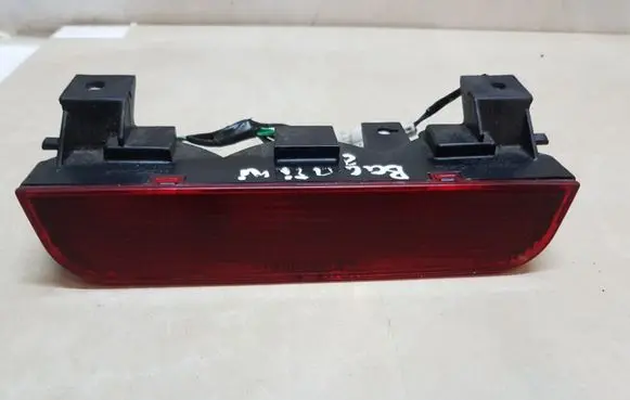 Mitsubishi Pajero Tailgate rear/tail lights