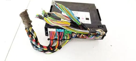 Opel Astra J Comfort/convenience module 13575111 F00HJ000625