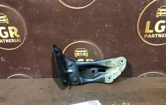 Skoda Octavia Mk2 (1Z) Fender mounting bracket 1Z0821142A