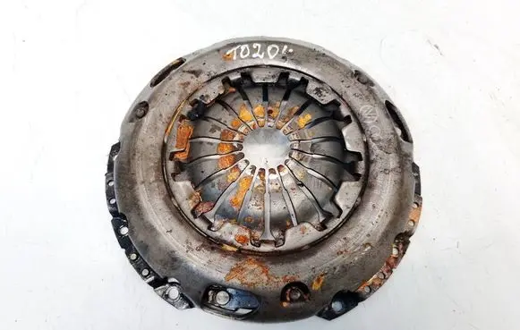Volkswagen Polo IV 9N3 Pressure plate 045141025C