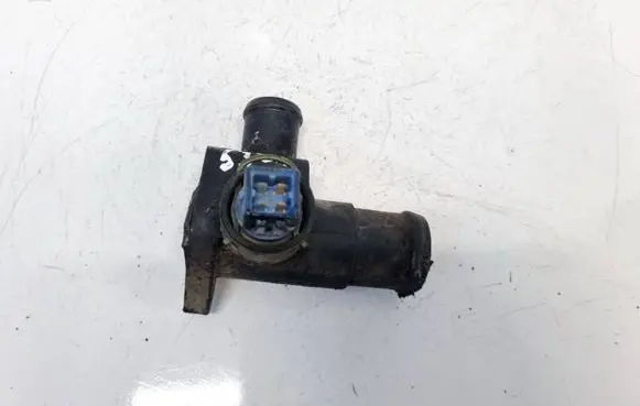 Volkswagen PASSAT B5 Engine coolant pipe/hose 028121132