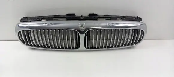 Jaguar X-Type Front bumper upper radiator grill
