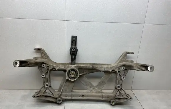 Volkswagen PASSAT B8 Front subframe 3Q0199369E