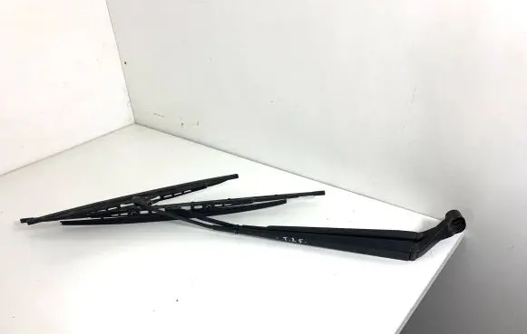 Toyota Avensis T250 Headlight wiper blade set 
