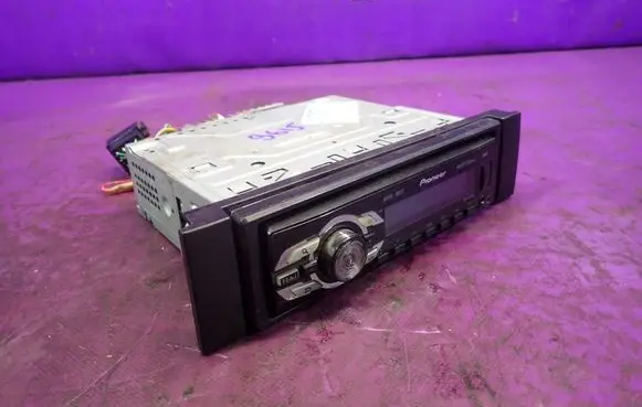 Seat Leon (1M) Radio/CD/DVD/GPS head unit 