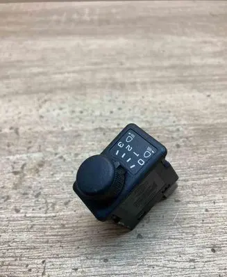 Nissan Almera Tino Headlight level height control switch 36997B D30101