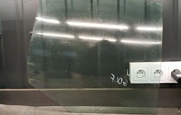 Volkswagen Golf IV Rear side window