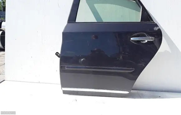 Toyota Prius (XW30) Rear door 
