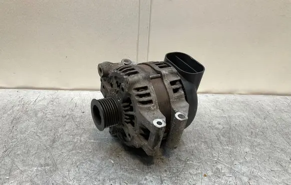 BMW 5 F10 F11 Generator/alternator 7606628 1T042106441