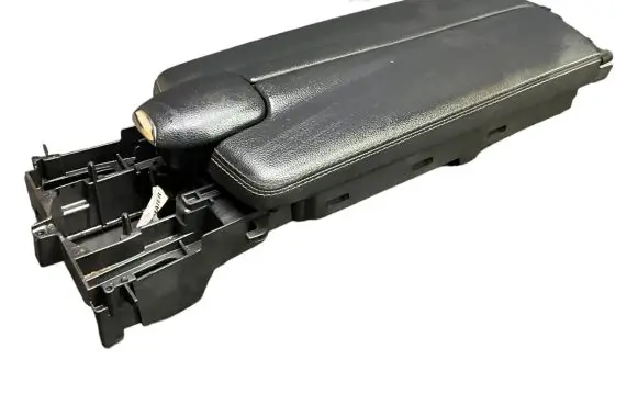 Mercedes-Benz E W212 Armrest 0005746037 2125409010 2125409110